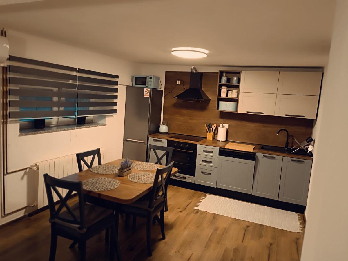 Kod Dida Apartamento Gospić Exterior foto